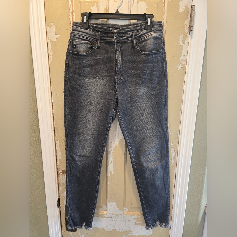 KanCan For Maurices Frayed Ankle Hem Faded Black Denim Size 29